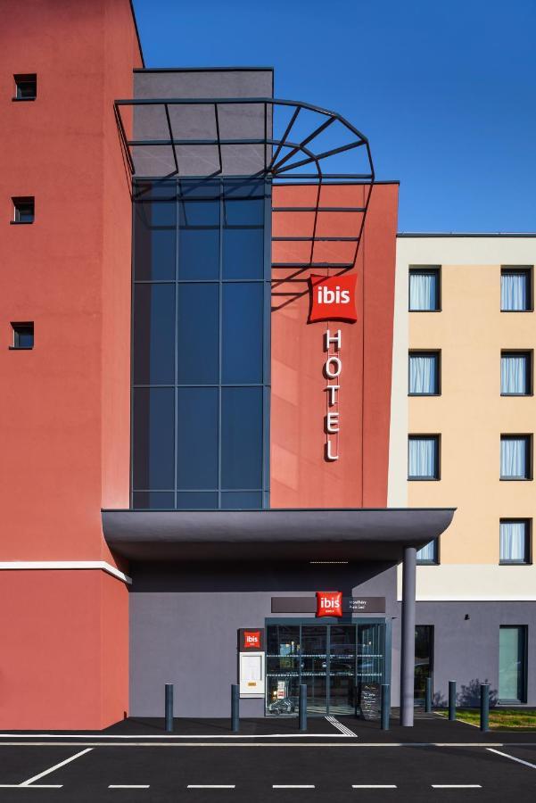 Ibis Montlhery Paris Sud Exterior photo