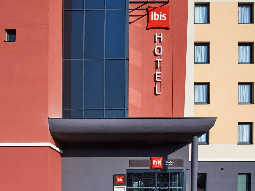 Ibis Montlhery Paris Sud Exterior photo