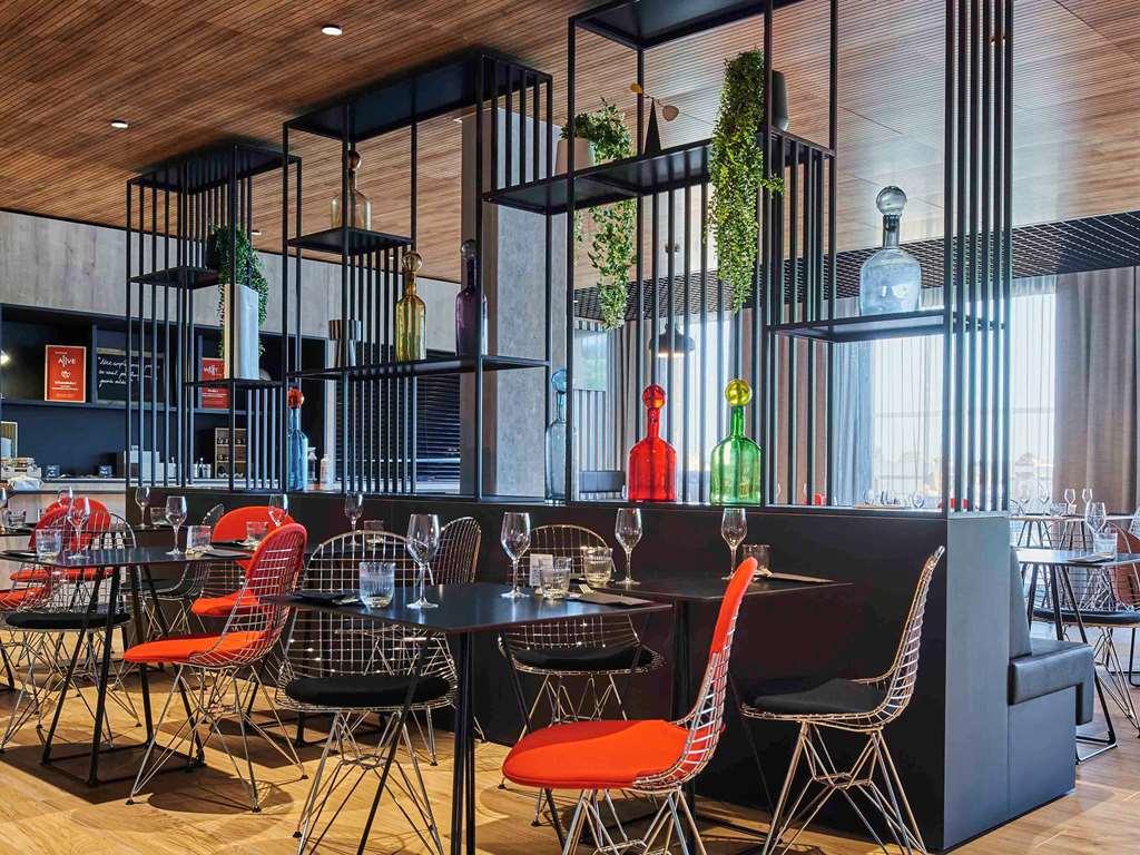 Ibis Montlhery Paris Sud Restaurant photo