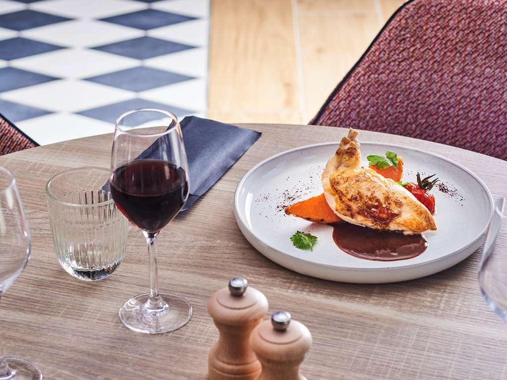 Ibis Montlhery Paris Sud Restaurant photo